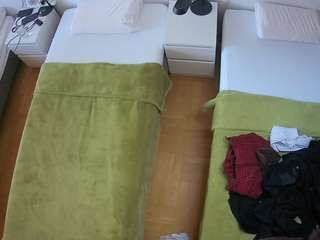 voyeurcam-julmodels-bed-5