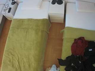 Live stream of voyeurcam-julmodels-bed-5