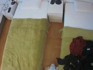 Live stream of voyeurcam-julmodels-bed-5