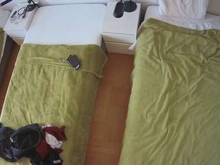 voyeurcam-julmodels-bed-5