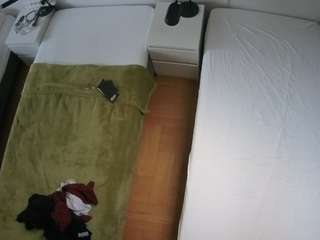 voyeurcam-julmodels-bed-5