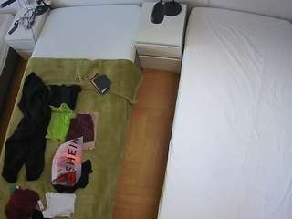 voyeurcam-julmodels-bed-5 Profile Image