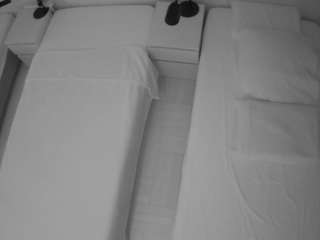 voyeurcam-julmodels-bed-5