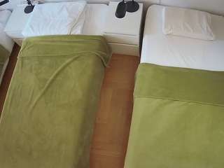 voyeurcam-julmodels-bed-5