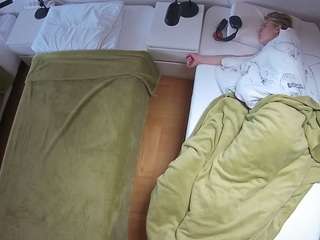 voyeurcam-julmodels-bed-5