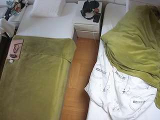 voyeurcam-julmodels-bed-5