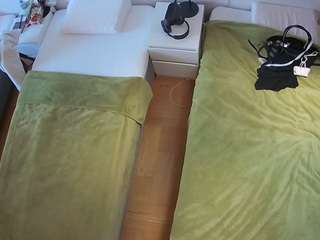 voyeurcam-julmodels-bed-5