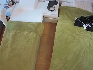 voyeurcam-julmodels-bed-5