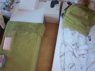 voyeurcam-julmodels-bed-5