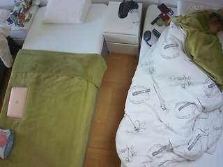 voyeurcam-julmodels-bed-5