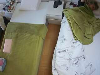 voyeurcam-julmodels-bed-5