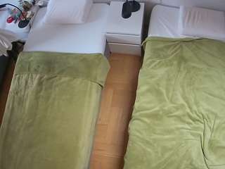 voyeurcam-julmodels-bed-5 webcam