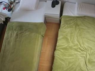 voyeurcam-julmodels-bed-5 webcam