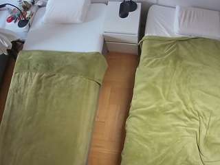 voyeurcam-julmodels-bed-5 webcam
