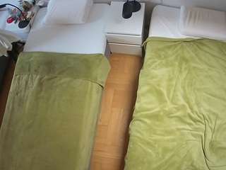 voyeurcam-julmodels-bed-5 webcam
