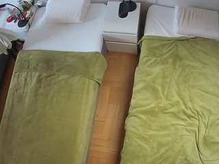 voyeurcam-julmodels-bed-5 webcam