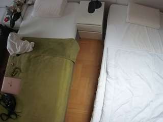 voyeurcam-julmodels-bed-5 webcam
