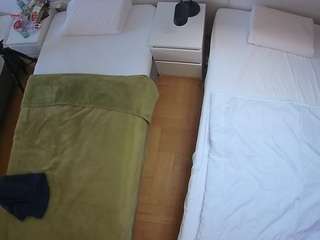 voyeurcam-julmodels-bed-5