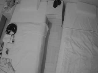 voyeurcam-julmodels-bed-5