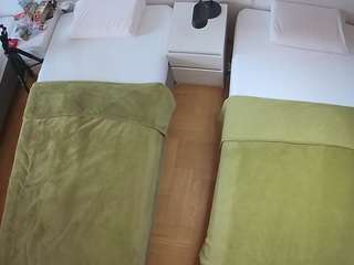 voyeurcam-julmodels-bed-5