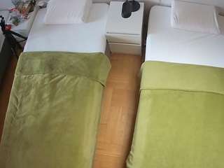 voyeurcam-julmodels-bed-5
