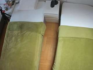 โมเดลนี้กำลังถ่ายทอดสดอยู่. voyeurcam-julmodels-bed-5