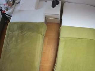 Dieses Model ist jetzt live. voyeurcam-julmodels-bed-5