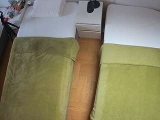 यह मॉडल अभी लाइव है. voyeurcam-julmodels-bed-5