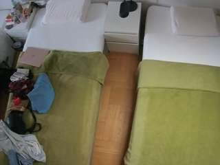Dieses Model ist jetzt live. voyeurcam-julmodels-bed-5