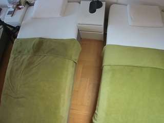 यह मॉडल अभी लाइव है. voyeurcam-julmodels-bed-5