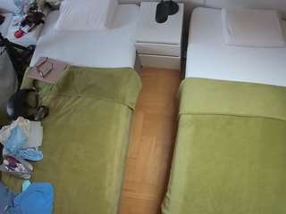 le modèle voyeurcam-julmodels-bed-5 est en webcam porno dans un show sur le site camsoda, il possède les tags suivants: flashing,hidden cam,julmodels-house,no drinking,no smoking,pov,sexting,sexwebcam,voyeur,hd