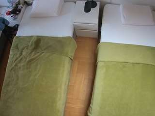 voyeurcam-julmodels-bed-5
