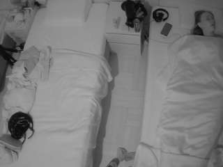 voyeurcam-julmodels-bed-5