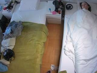 le modèle voyeurcam-julmodels-bed-5 est en webcam porno dans un show sur le site camsoda, il possède les tags suivants: flashing,hidden cam,julmodels-house,no drinking,no smoking,pov,sexting,sexwebcam,voyeur,hd