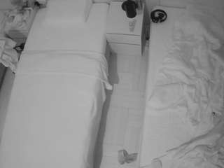 voyeurcam-julmodels-bed-5