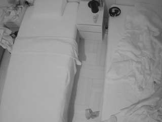 voyeurcam-julmodels-bed-5