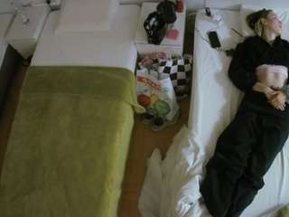 voyeurcam-julmodels-bed-5 webcam model