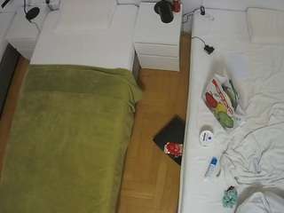 voyeurcam-julmodels-bed-5 webcam model