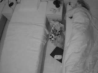 voyeurcam-julmodels-bed-5