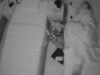 voyeurcam-julmodels-bed-5