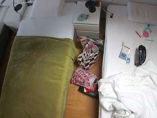 voyeurcam-julmodels-bed-5