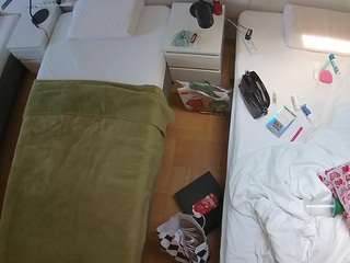 voyeurcam-julmodels-bed-5