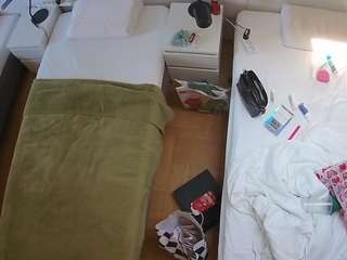 voyeurcam-julmodels-bed-5