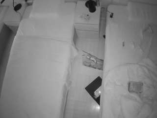 voyeurcam-julmodels-bed-5