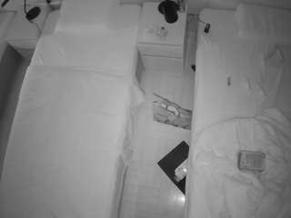 voyeurcam-julmodels-bed-5