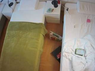 voyeurcam-julmodels-bed-5