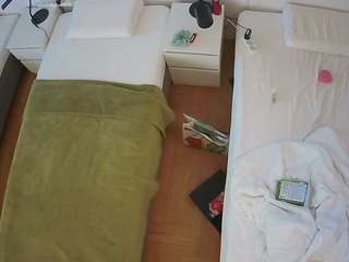 voyeurcam-julmodels-bed-5