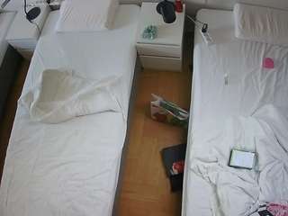voyeurcam-julmodels-bed-5 webcam