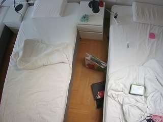 voyeurcam-julmodels-bed-5 webcam