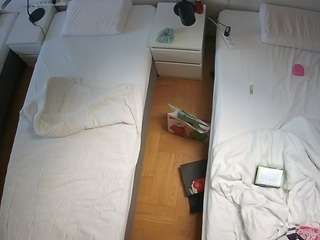 voyeurcam-julmodels-bed-5 webcam
